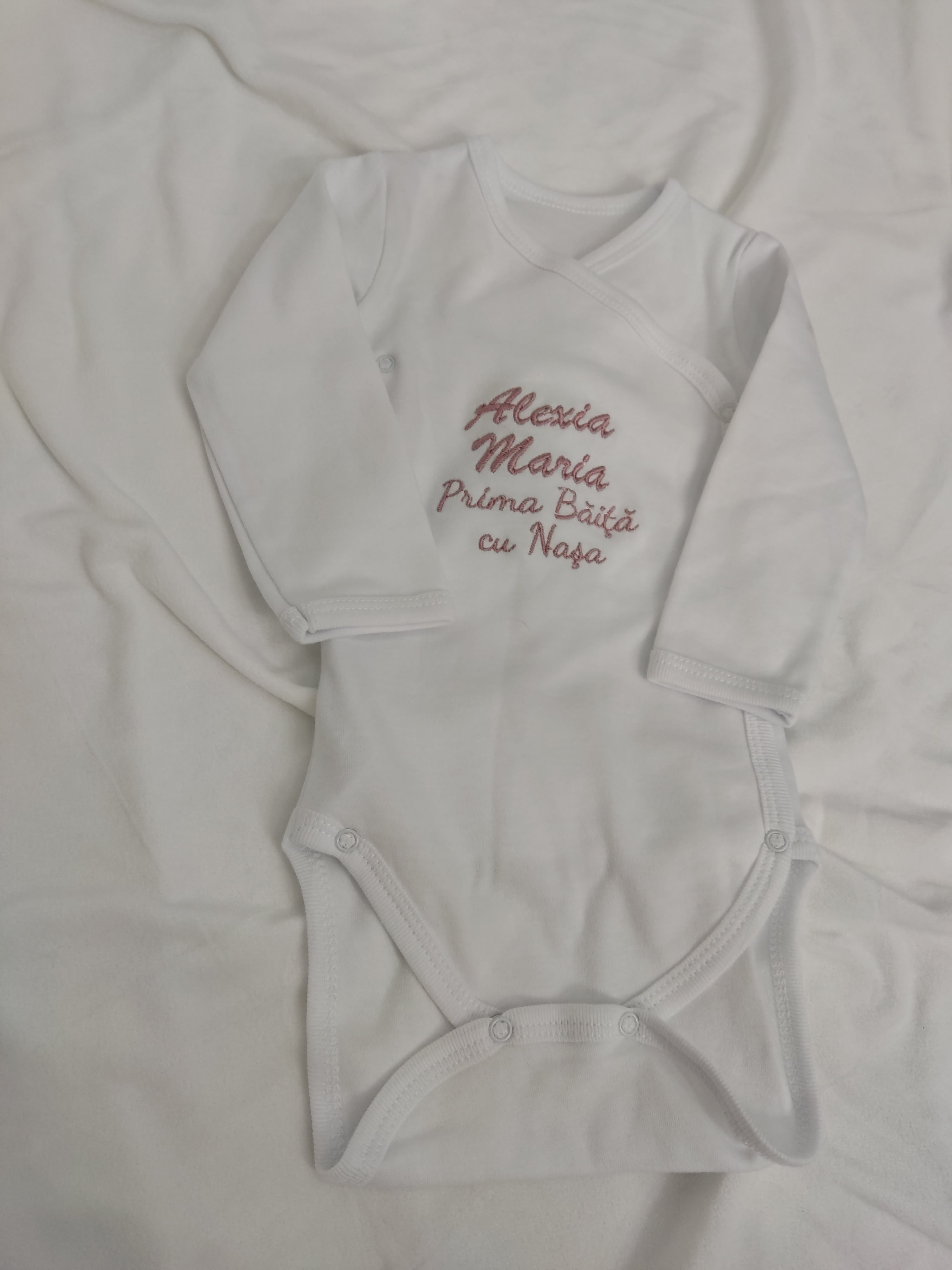 Body personalizat - prima baita cu nasa