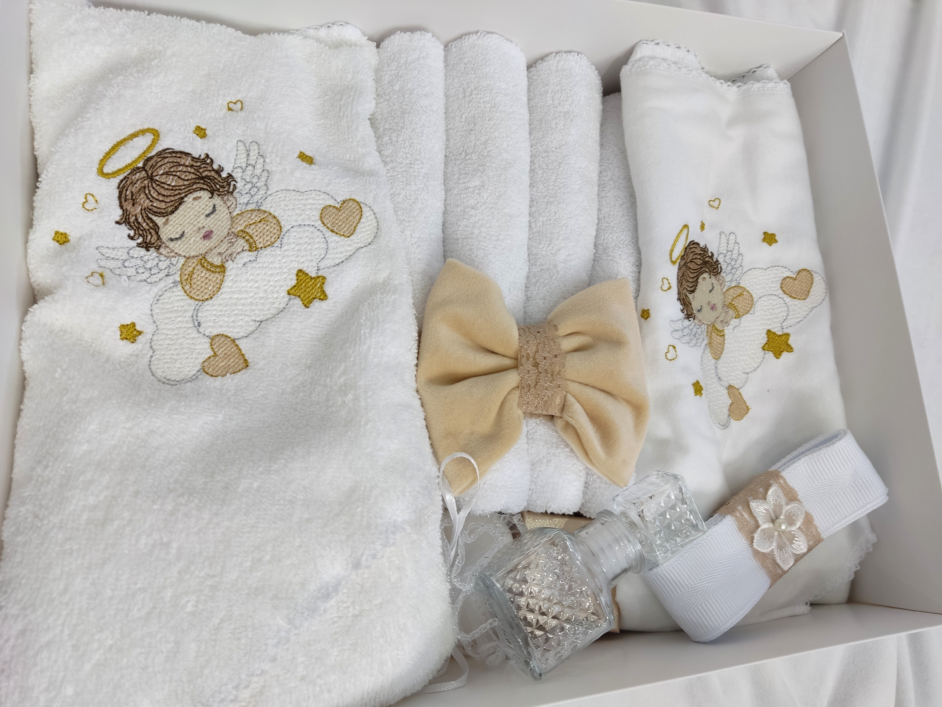 Trusou de baza personalizat 7 piese - ingeras baiat