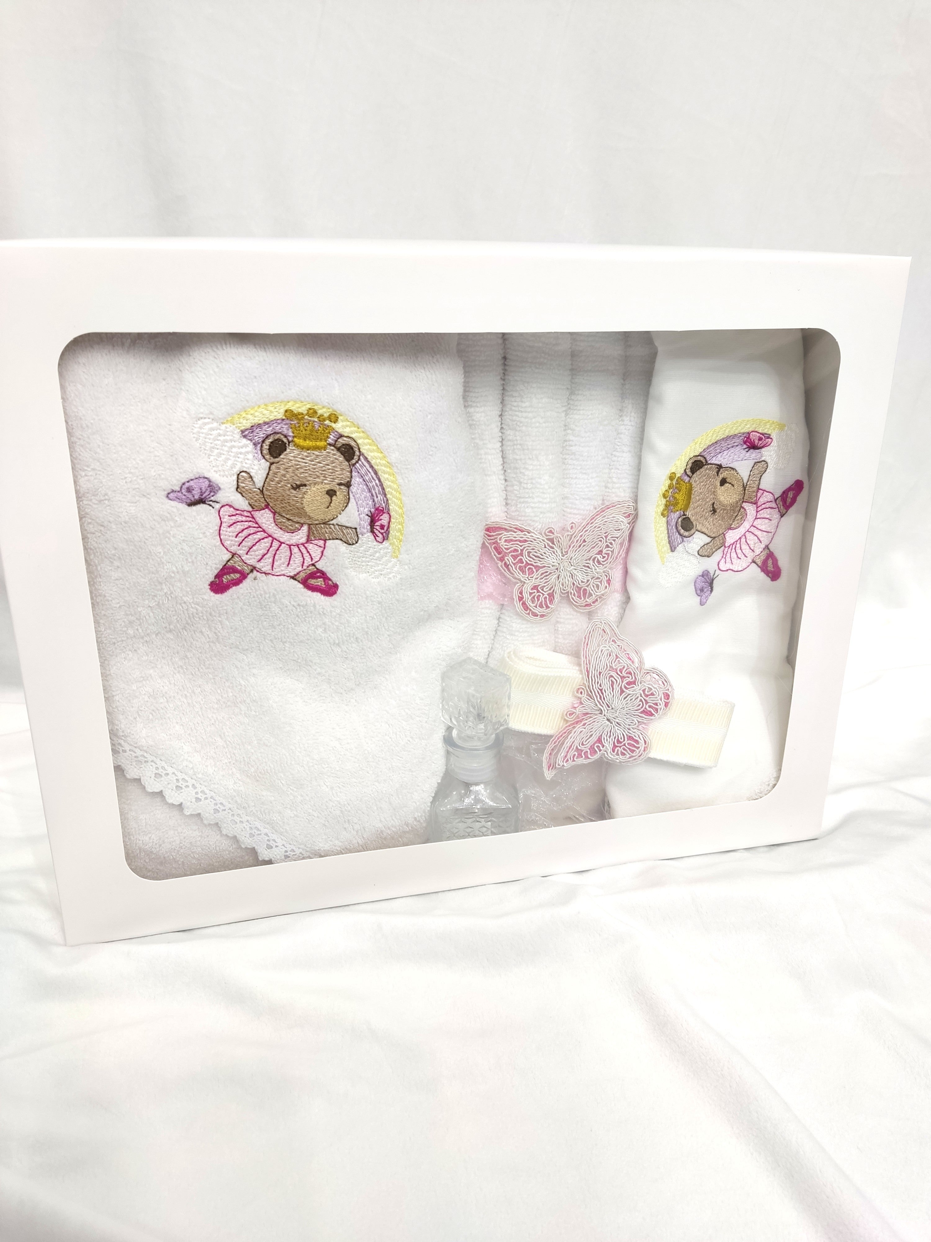 Trusou botez de baza fetita ursulet curcubeu - 7 piese