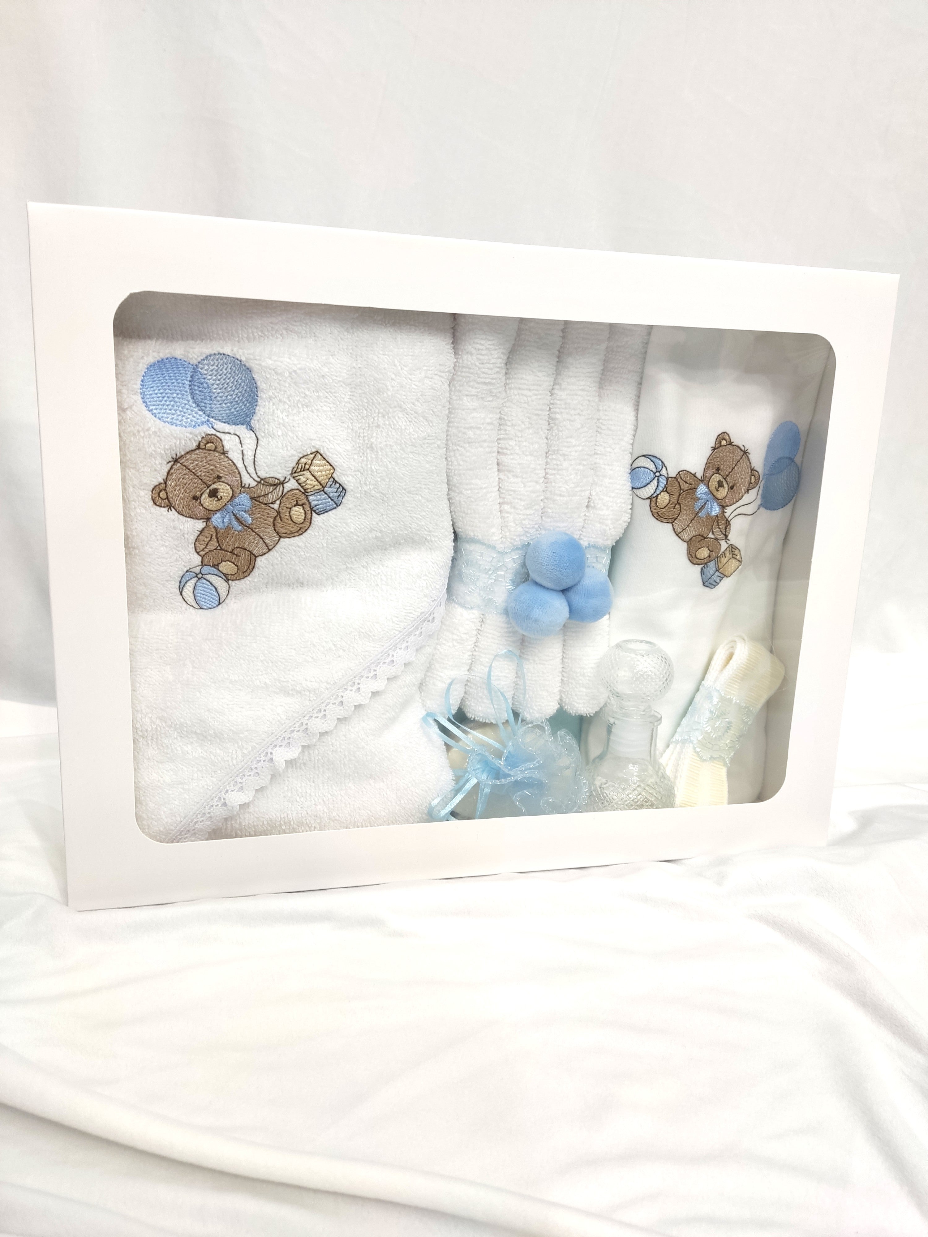 Trusou botez de baza baieti ursulet cu baloane - 7 piese