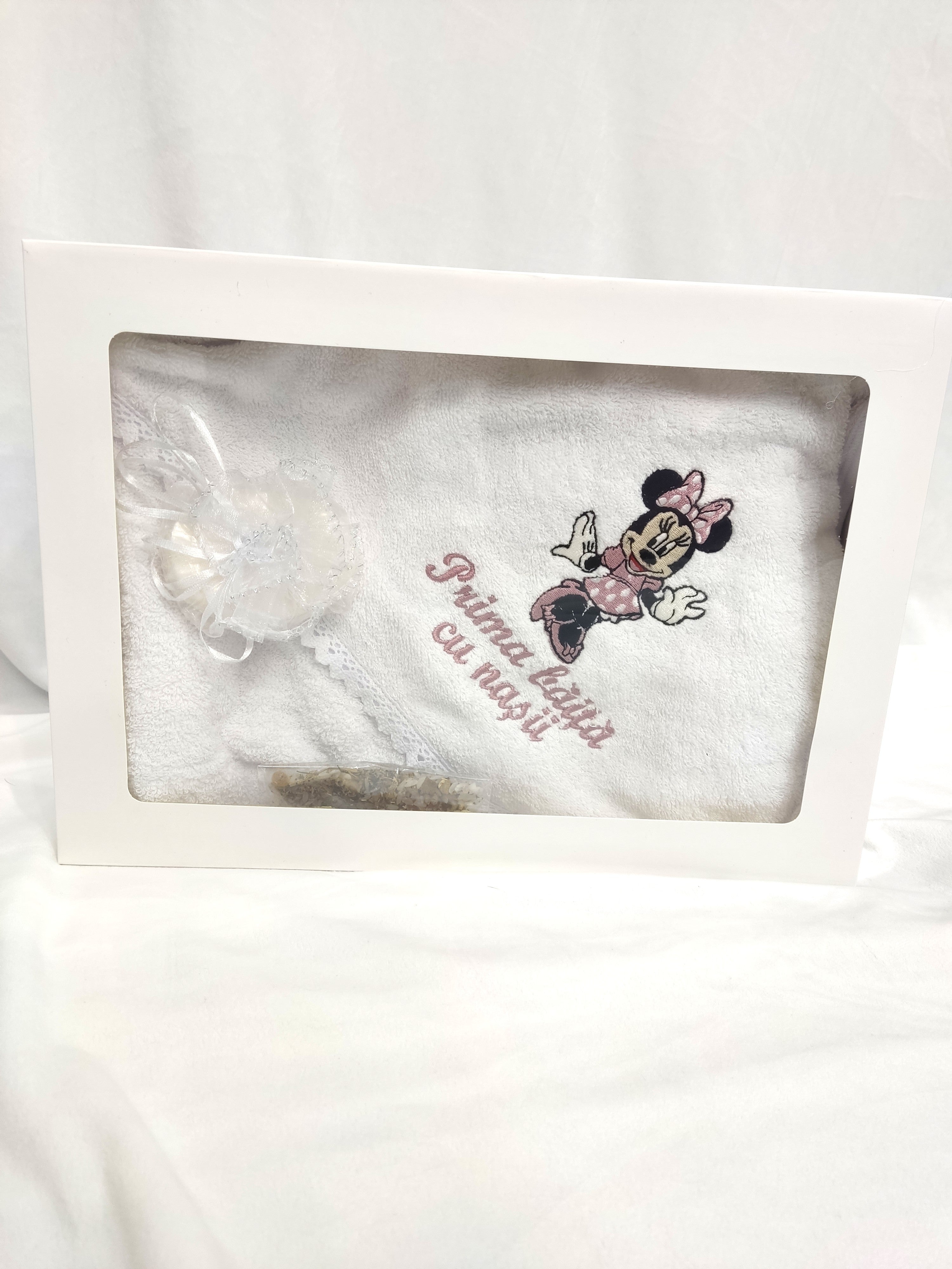 Prima baita cu nasii - prosop minnie