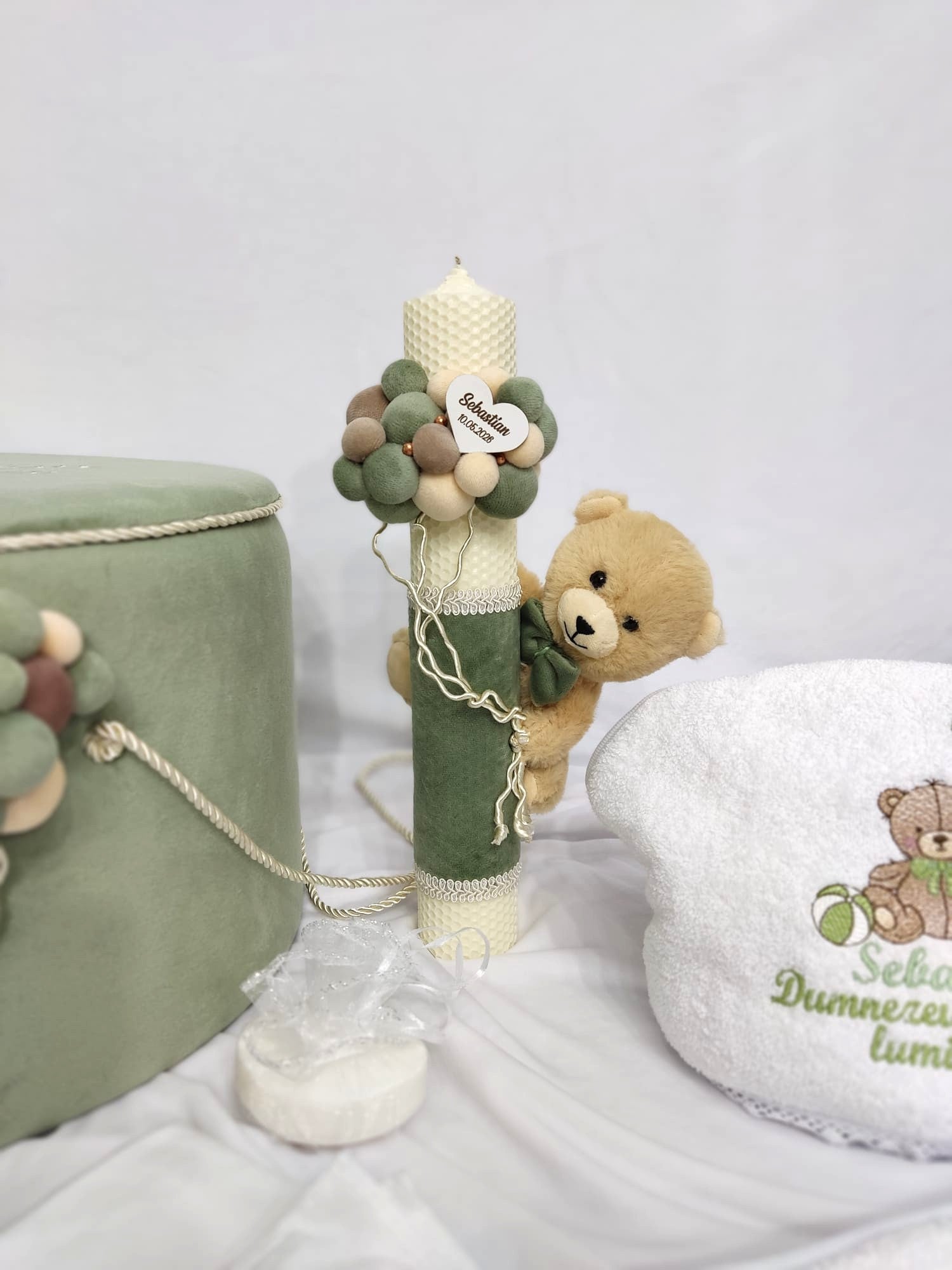 Trusou complet botez baiat - ursulet cu baloane verde olive
