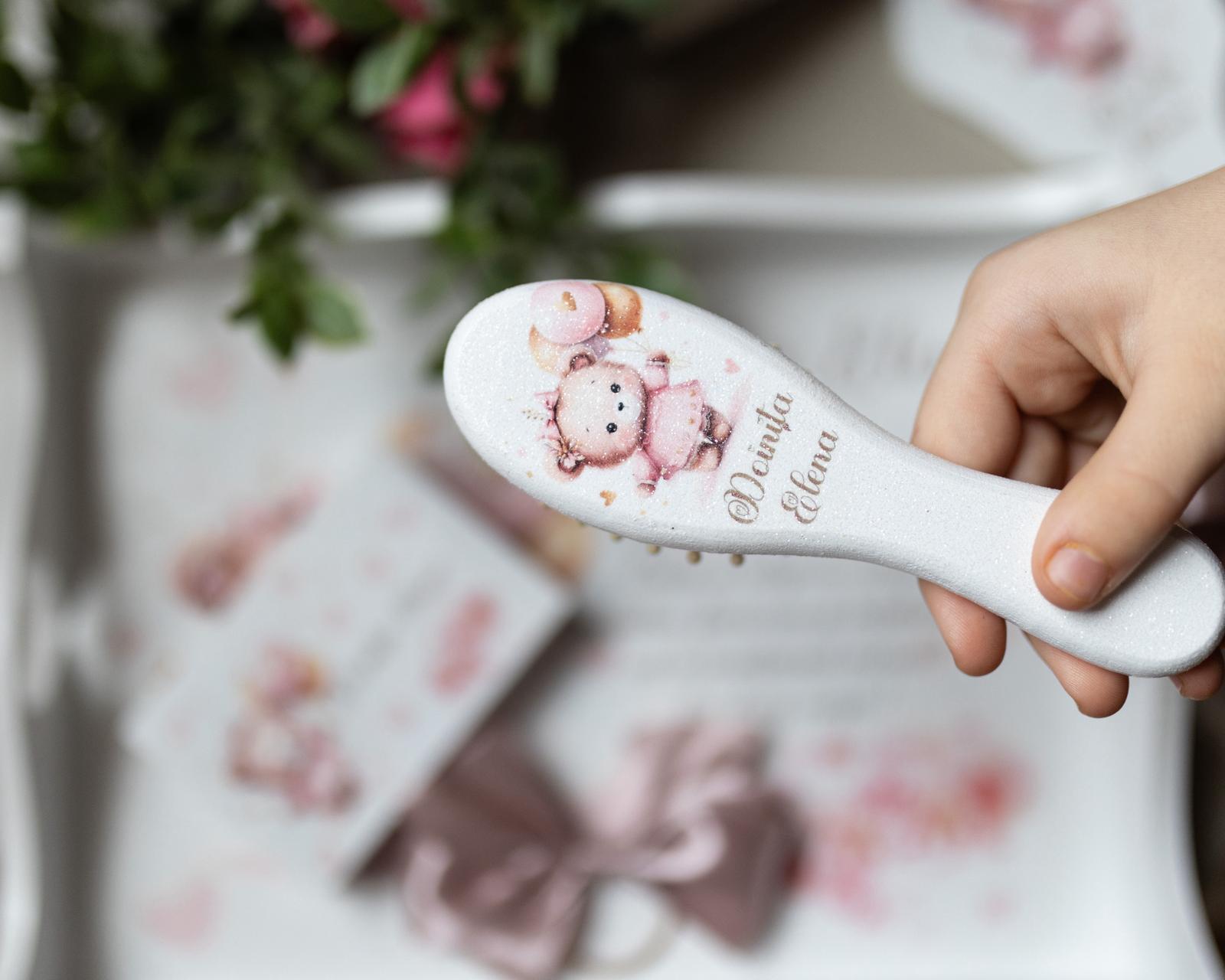 Set de moț personalizat fetiță – ursuleț roz, baloane și accente delicate