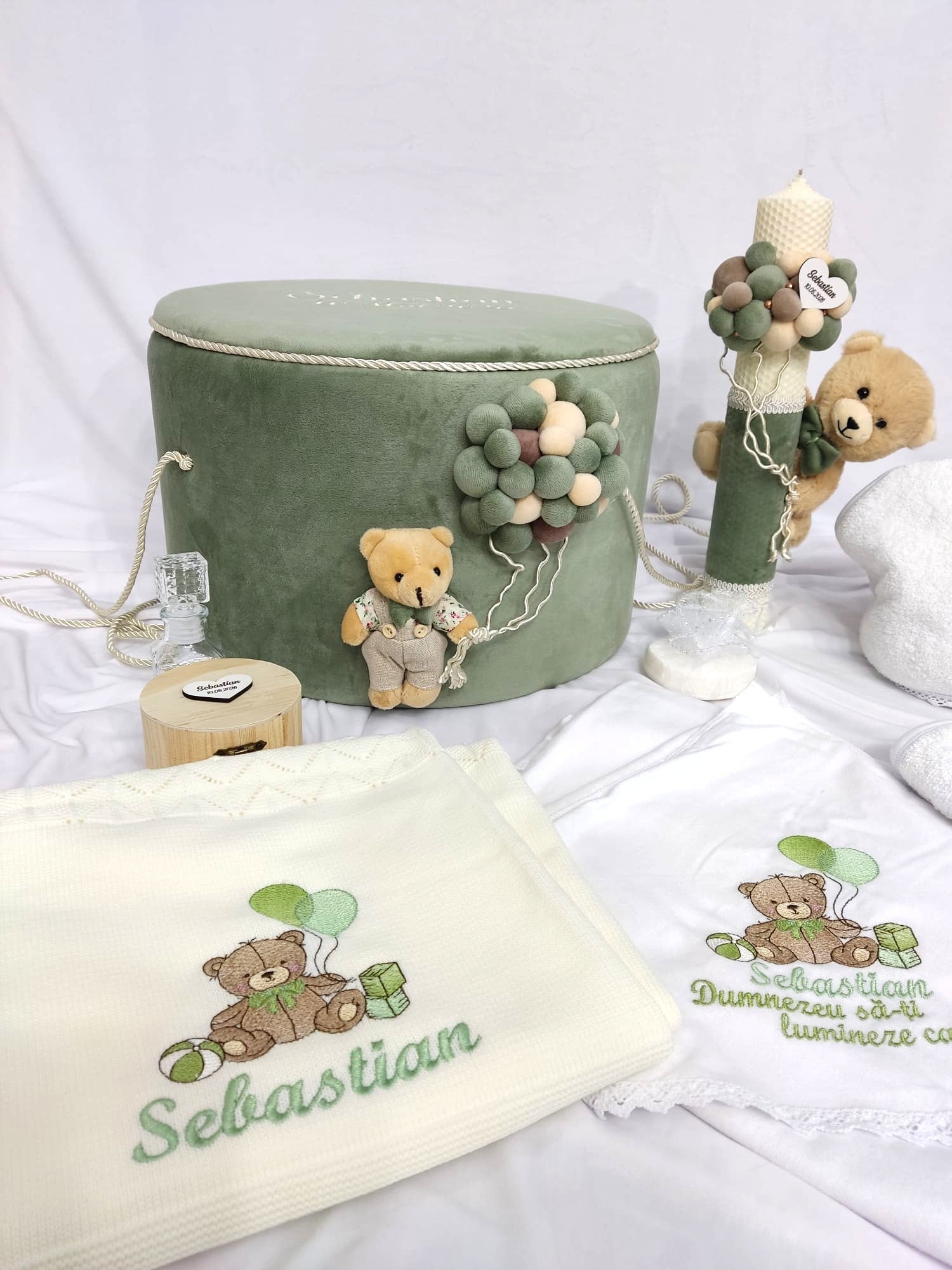 Trusou complet botez baiat - ursulet cu baloane verde olive