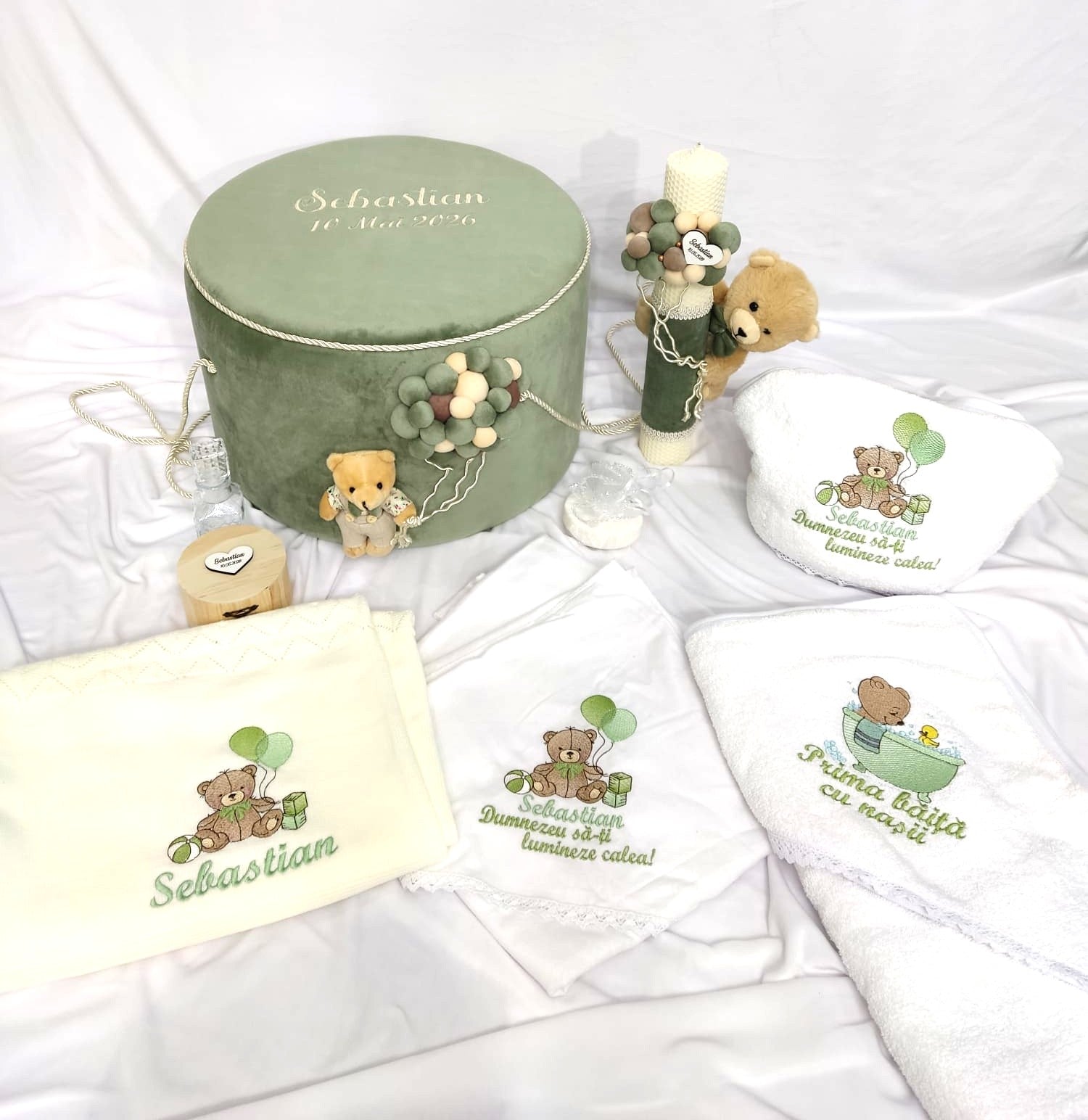 Trusou complet botez baiat - ursulet cu baloane verde olive