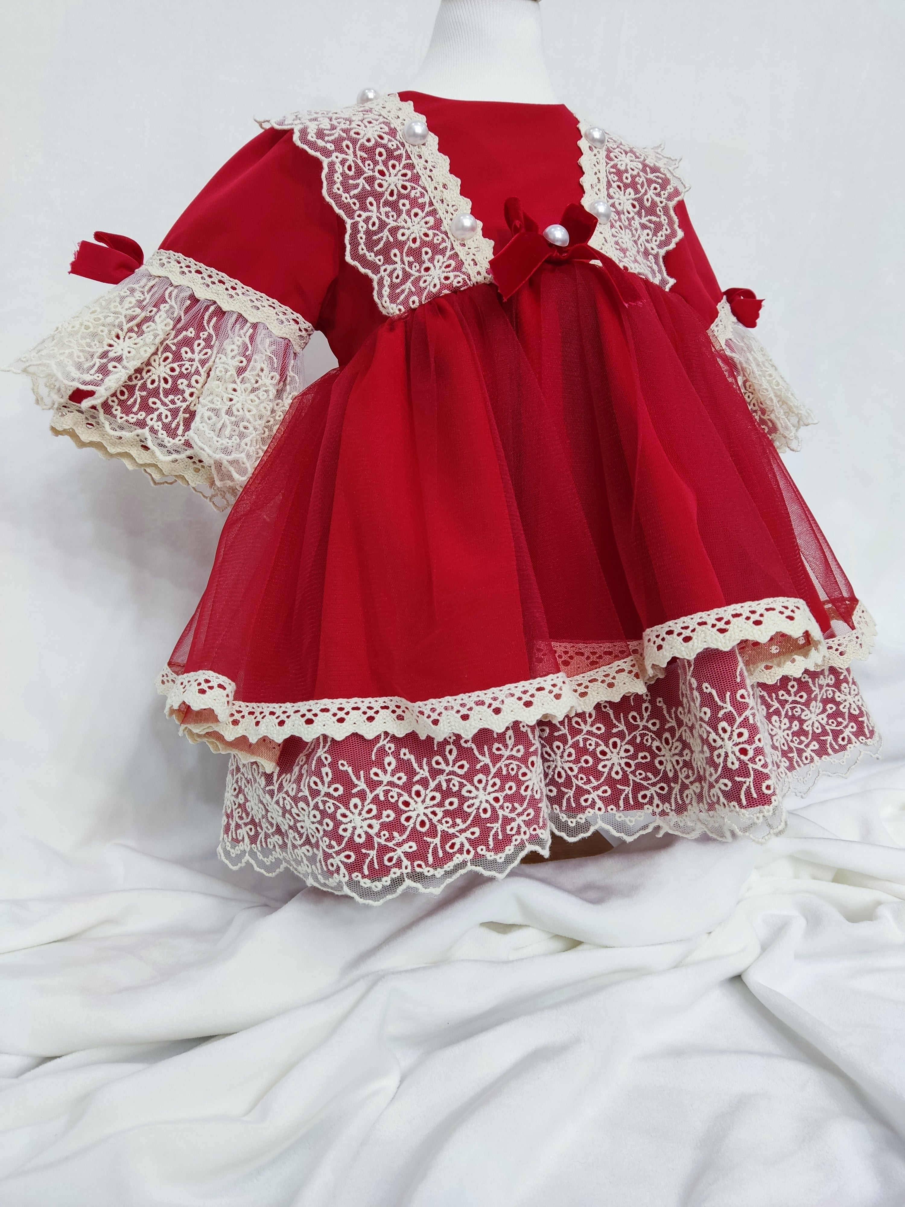 Rochita de botez Dylara rosie