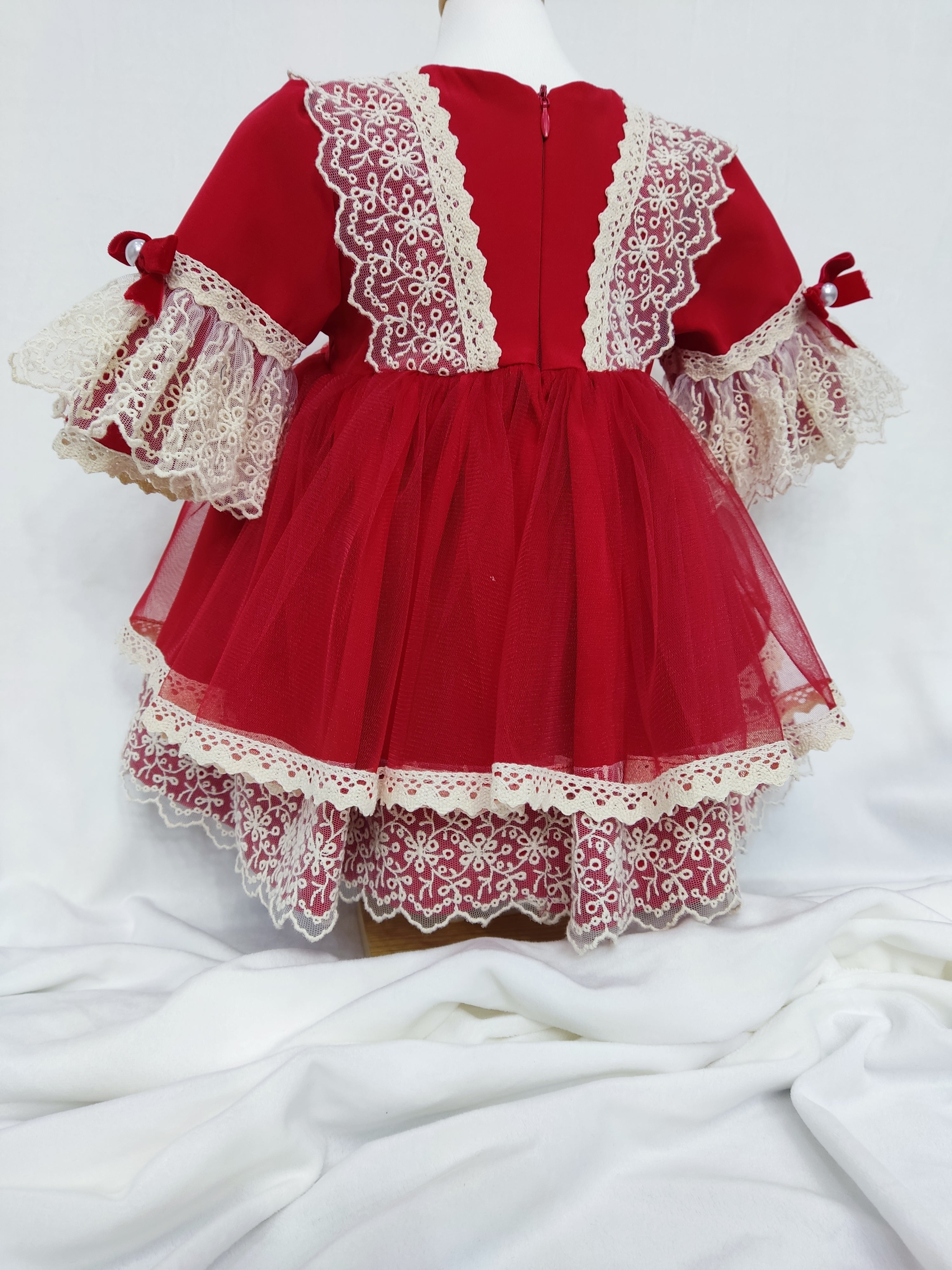 Rochita de botez Dylara rosie