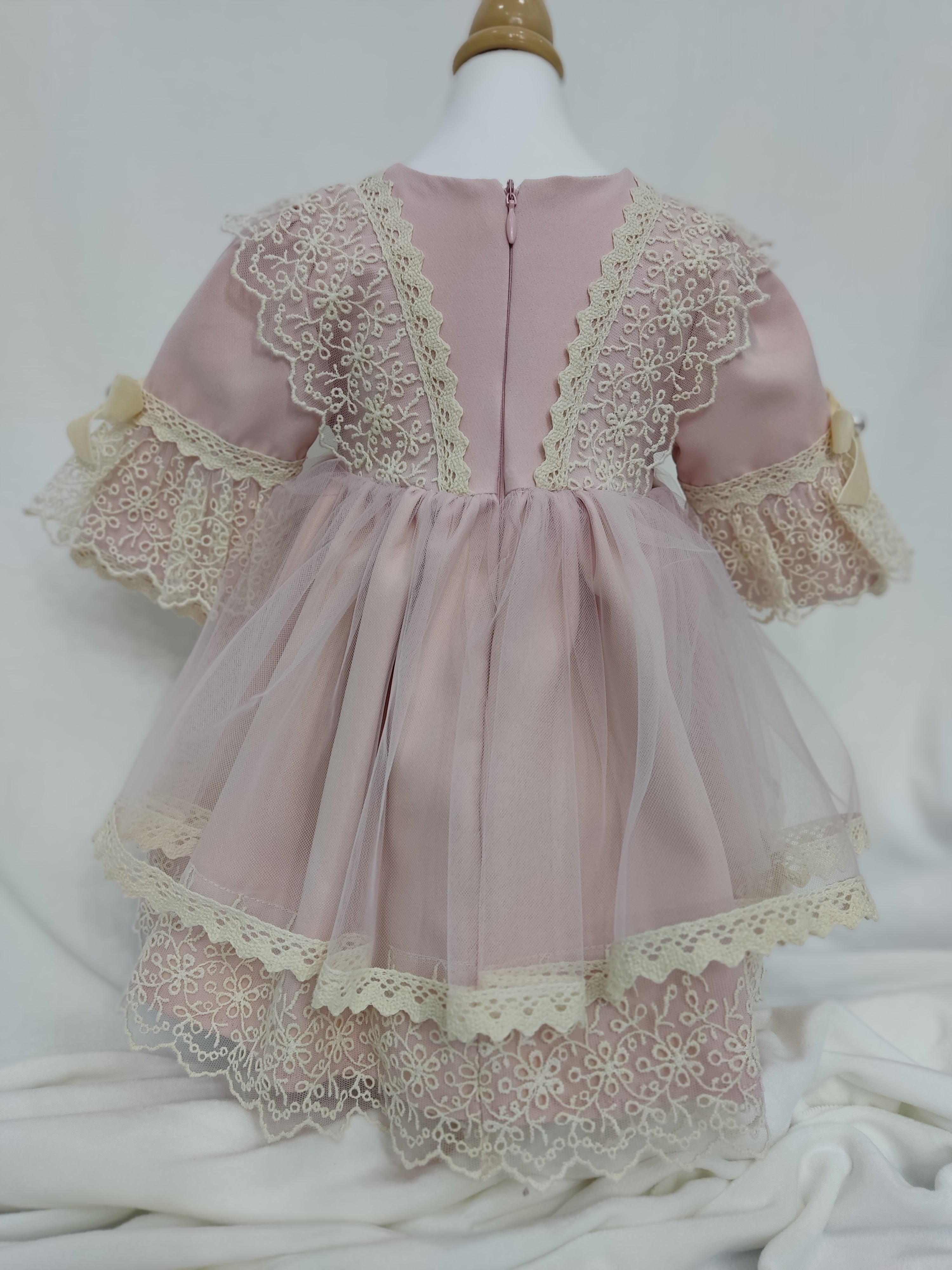 Rochita de botez Dylara roz