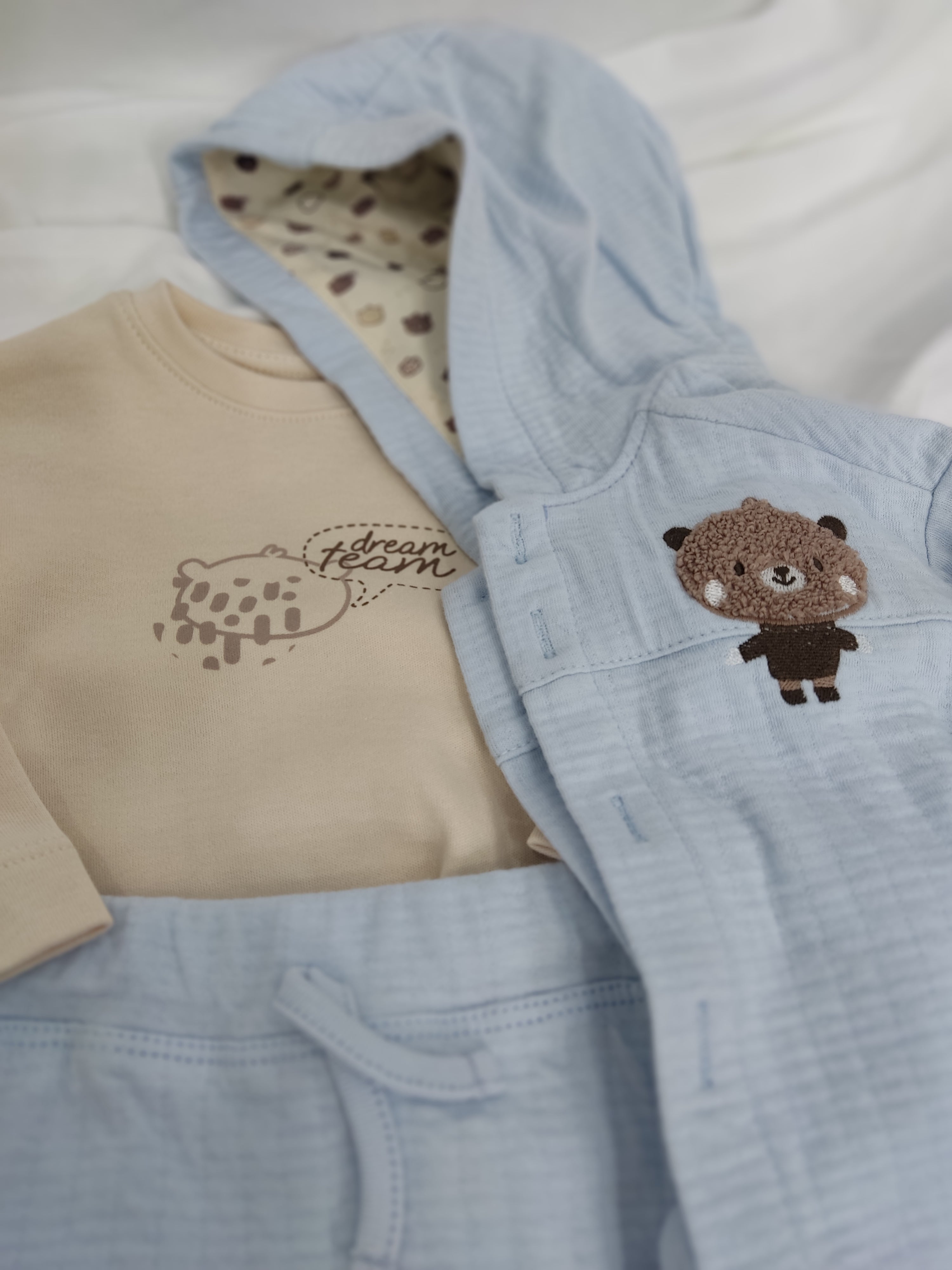 Compleu baiat urs - bleo