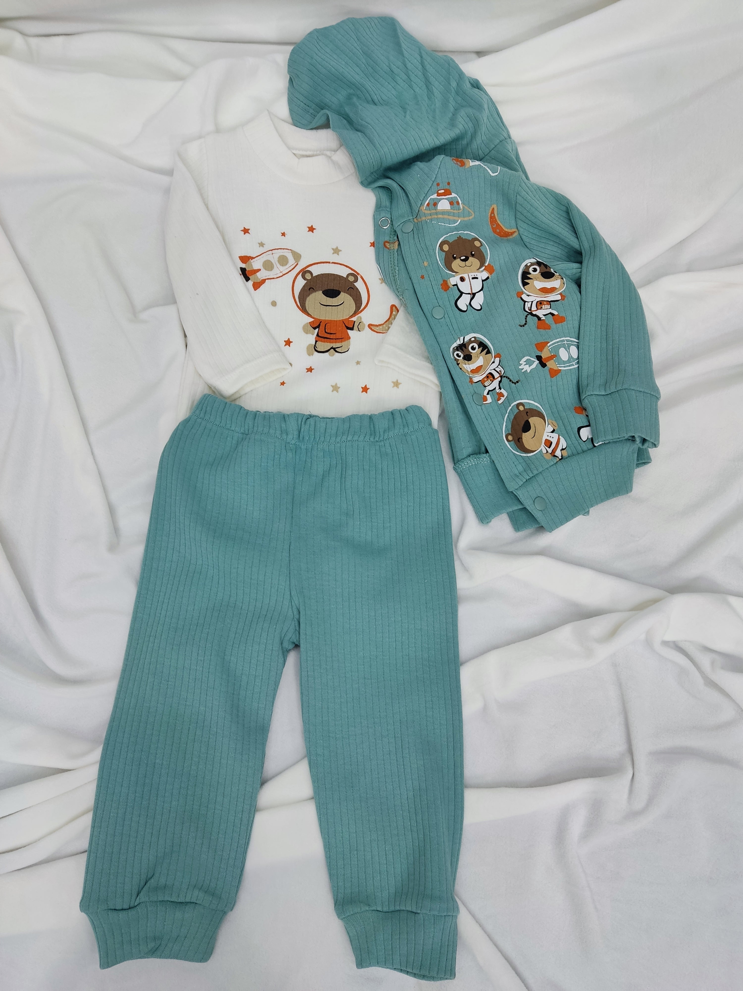 Compleu baiat astronaut verde