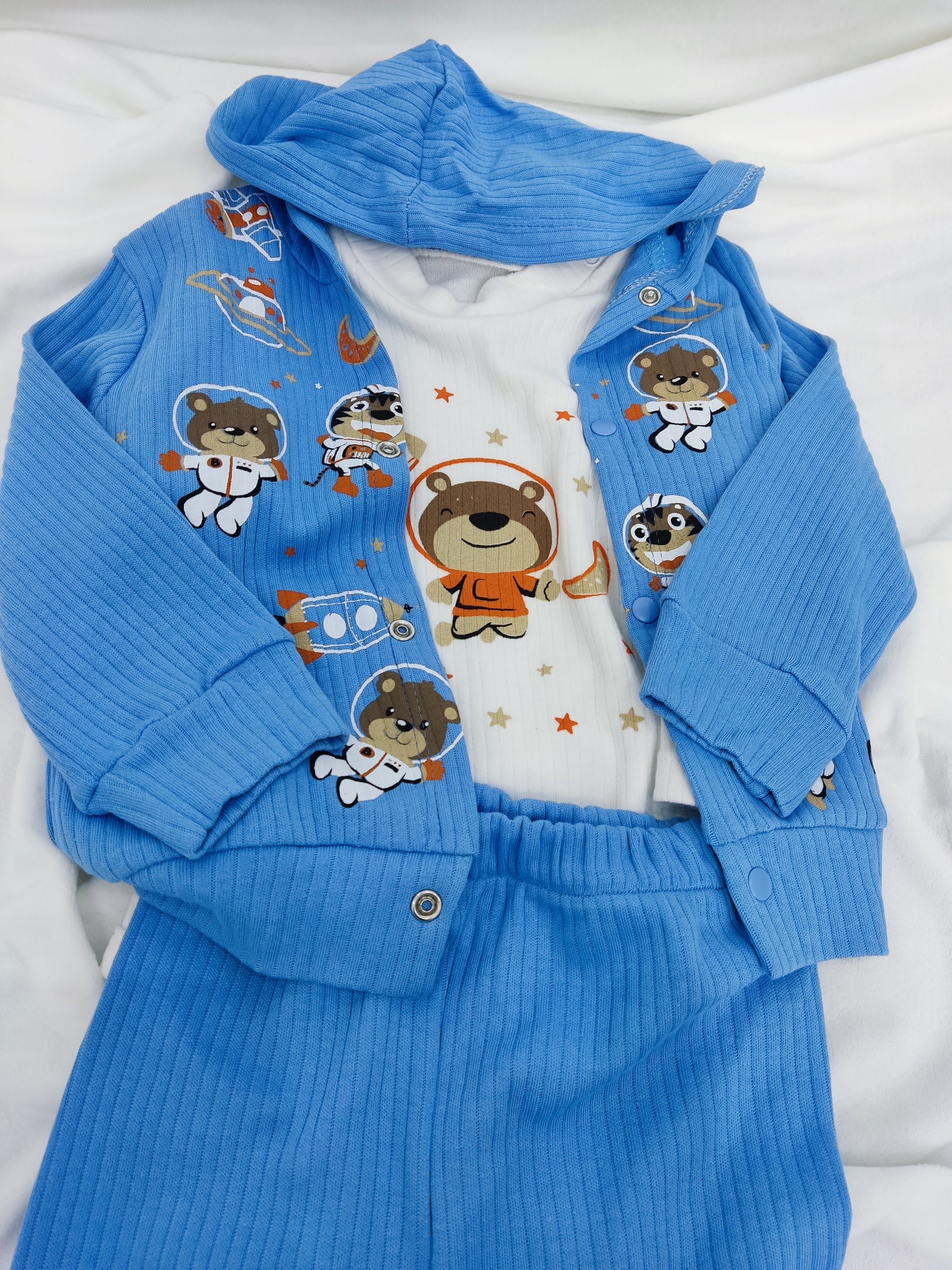 Compleu baiat astronaut bleo