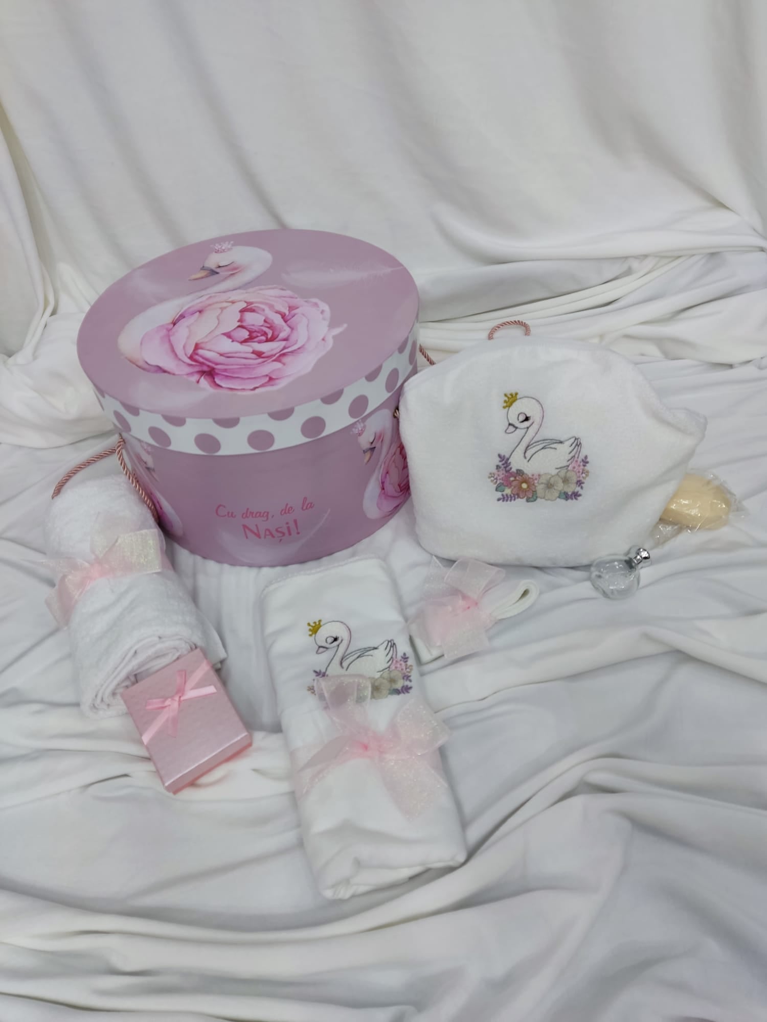 Trusou botez fetița - tematica lebada roz