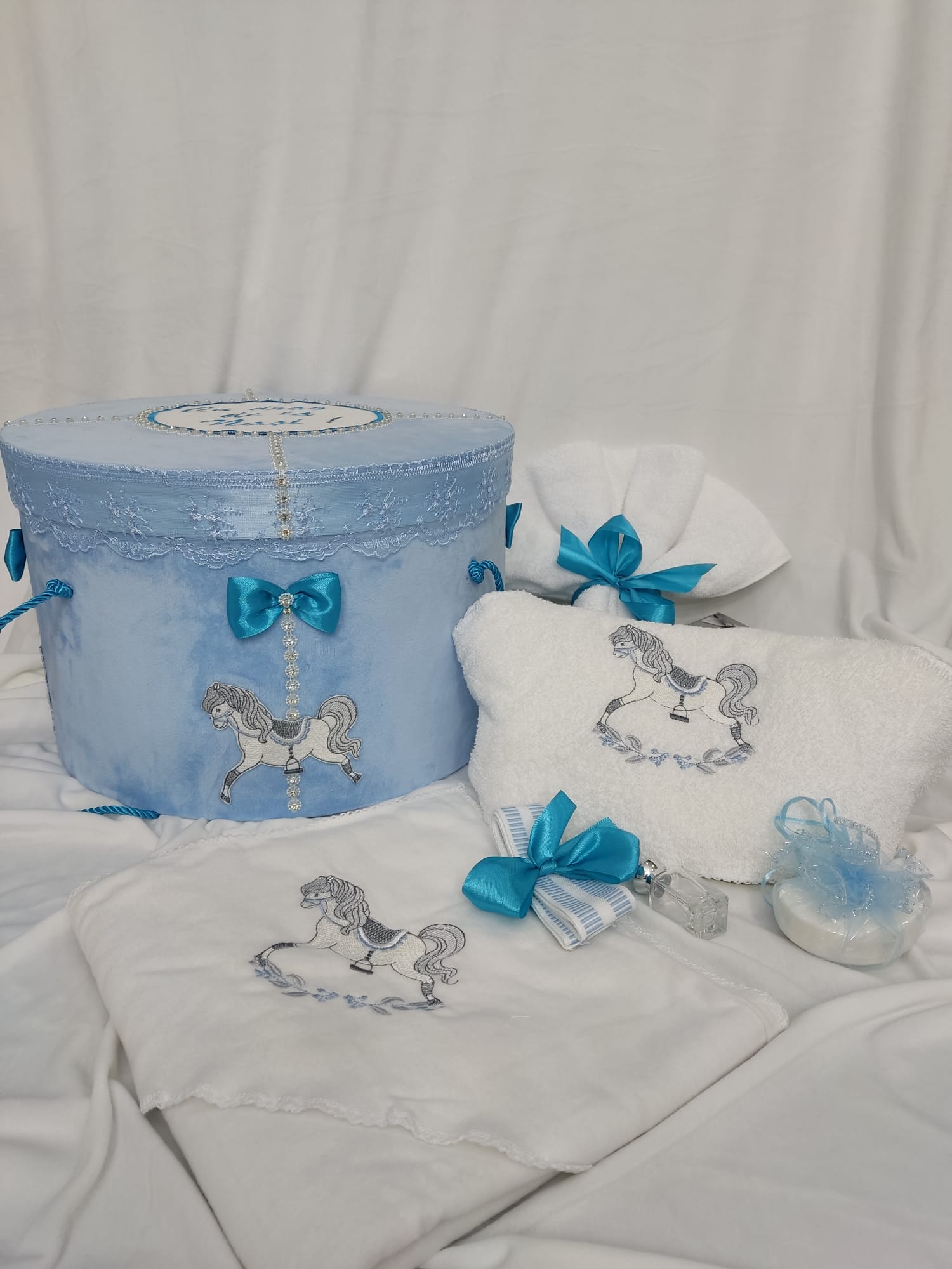 Trusou botez baiat - tematica carusel