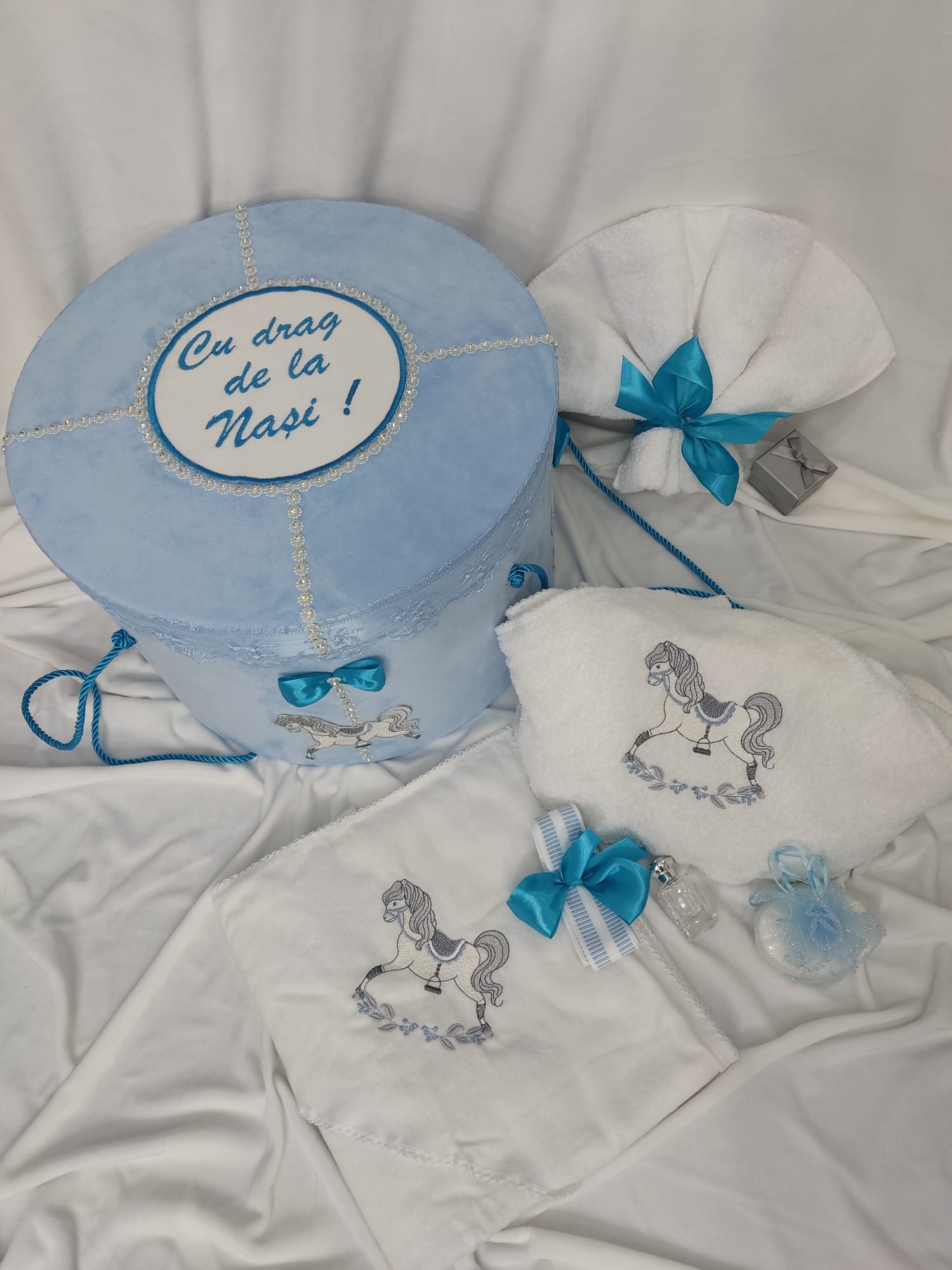 Trusou botez baiat - tematica carusel