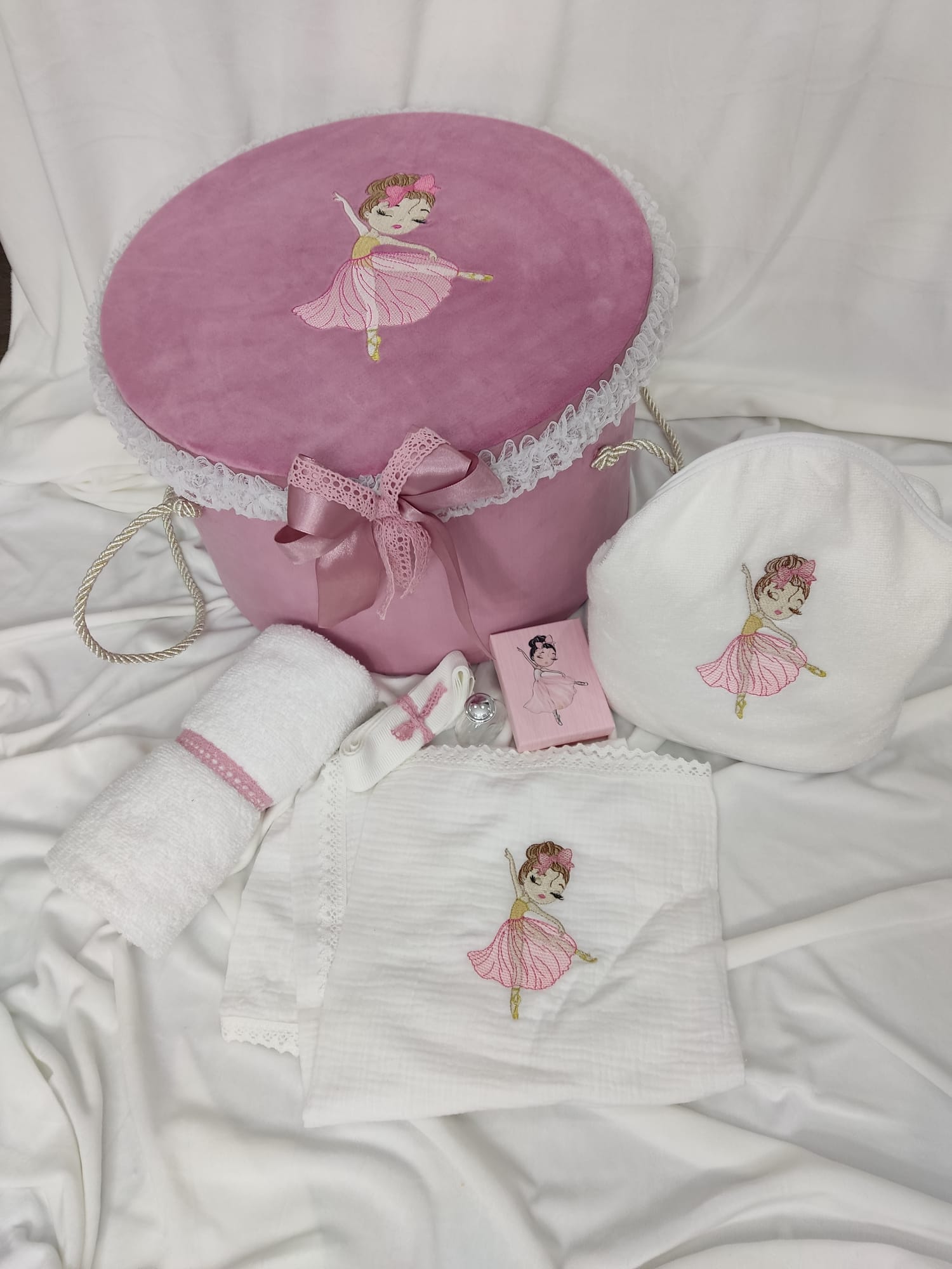 Trusou botez - balerina brodata