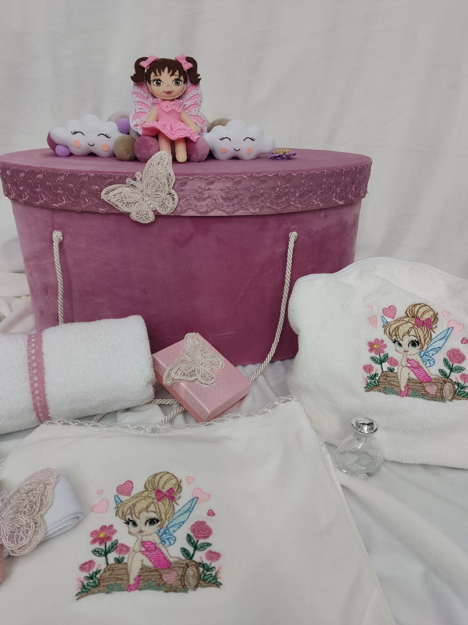 Trusou botez - fetița fluturas