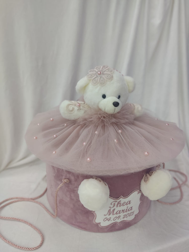 Cufar botez fetita - tematica ursulet cu rochita