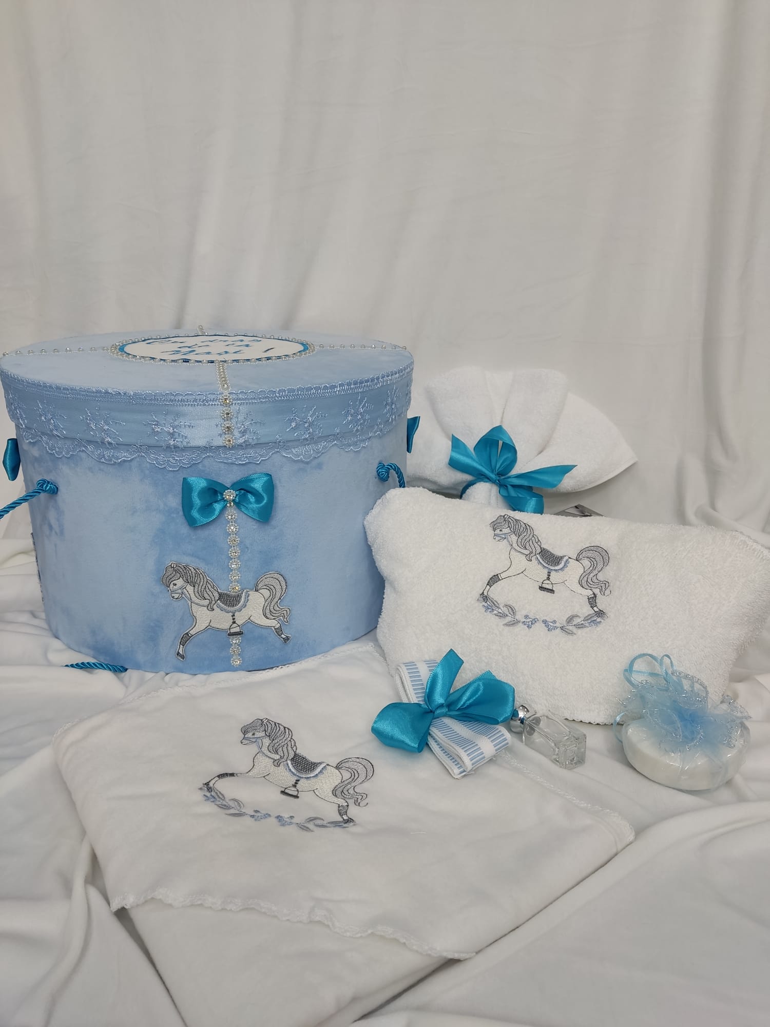 Trusou botez baiat - tematica carusel