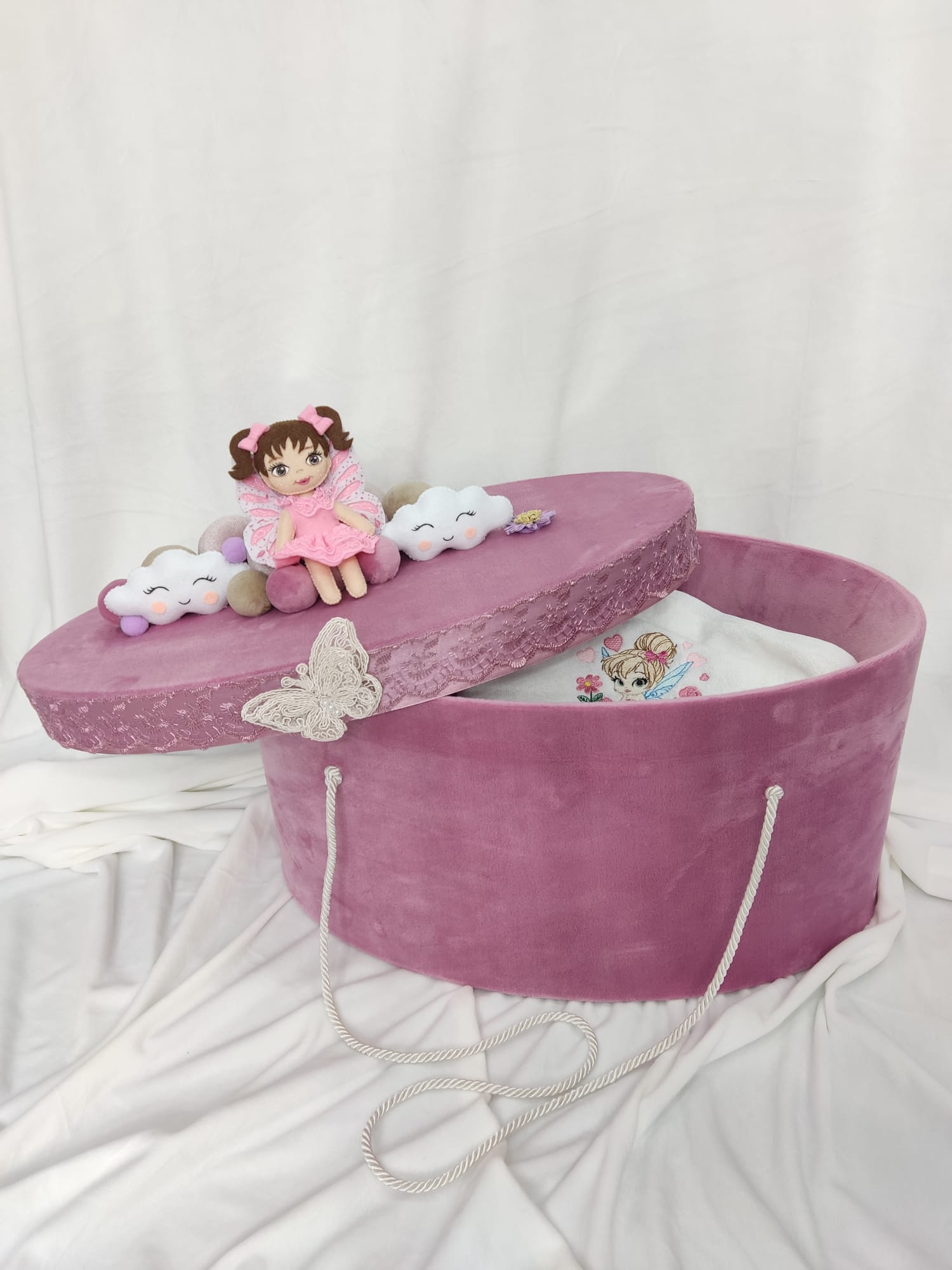 Trusou botez - fetița fluturas